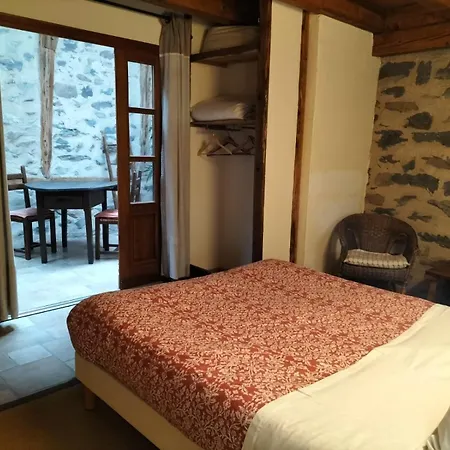 Pensión Les Calades Les Estables