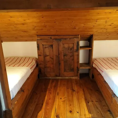 Гостевой дом Les Calades Лез-Эстабль