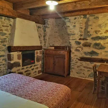 Les Calades Maison d'hôtes Les Estables