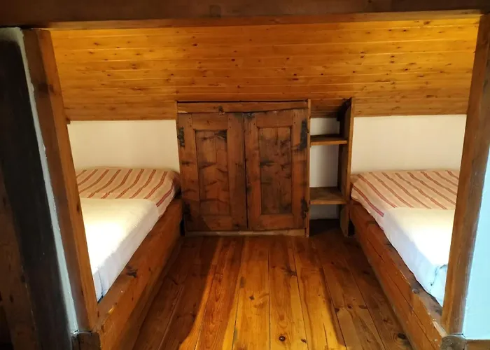 Гостевой дом Les Calades Лез-Эстабль