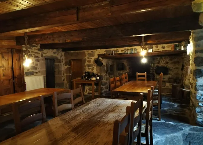 Гостевой дом Les Calades Лез-Эстабль